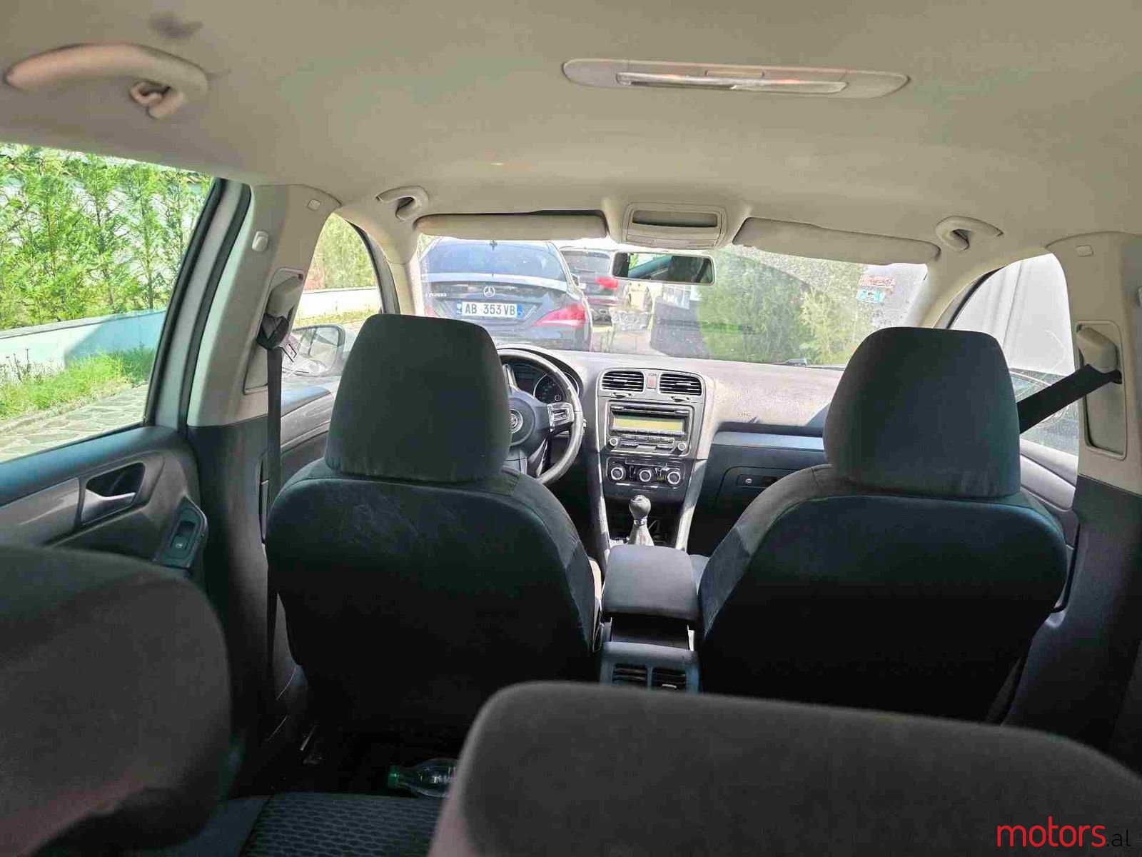 2009' Volkswagen Golf photo #3