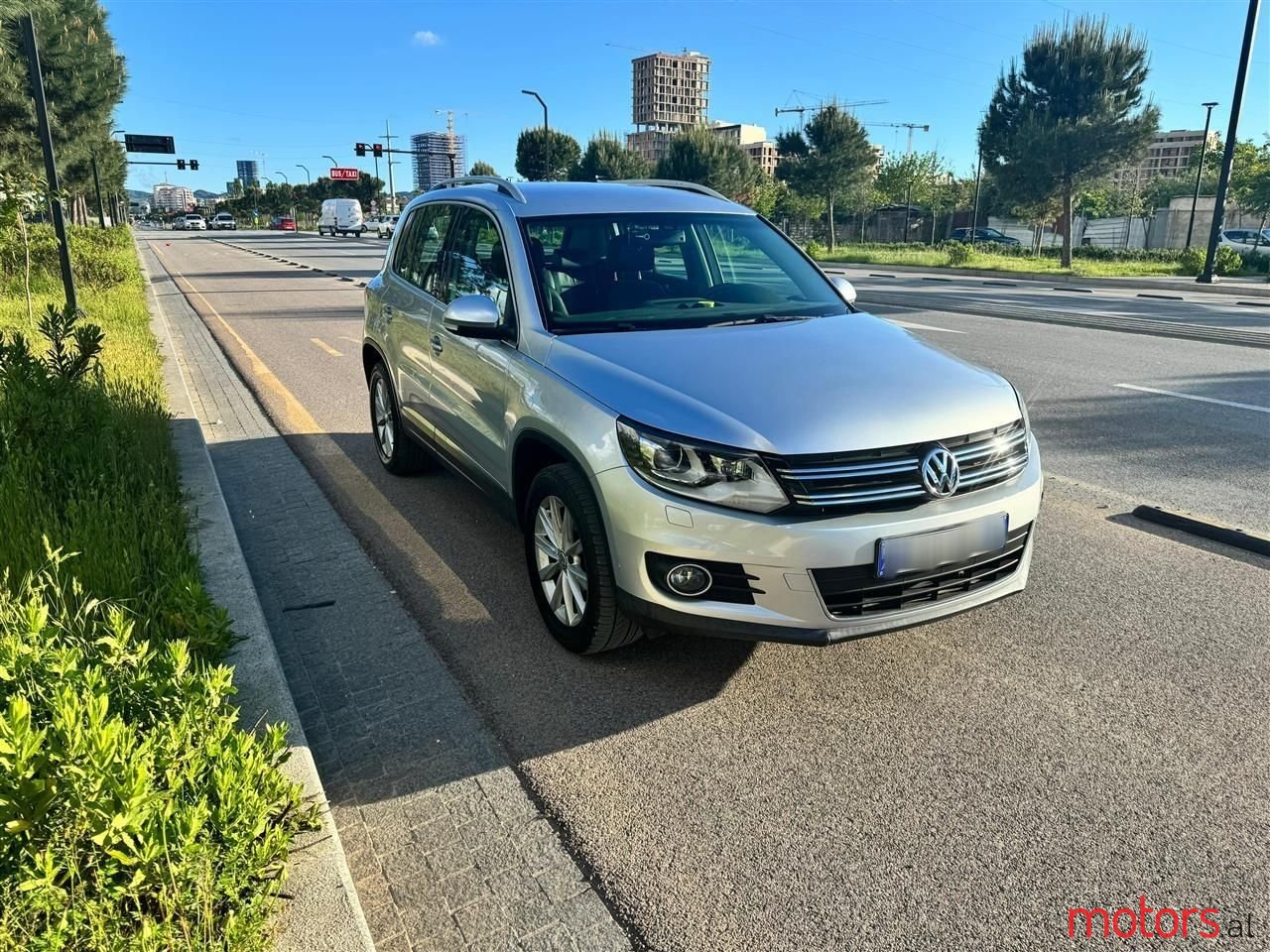 2012' Volkswagen Tiguan photo #4