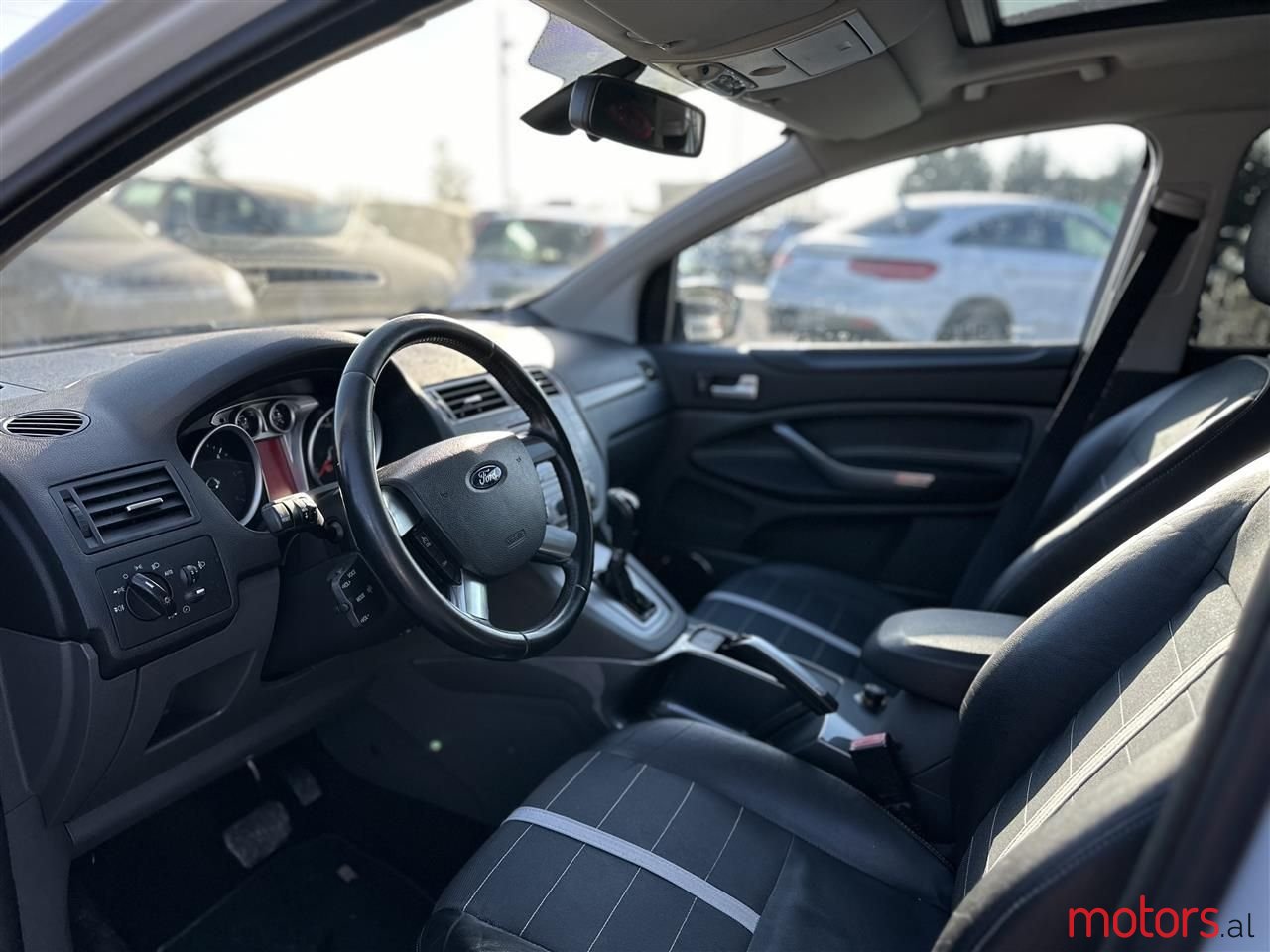 2010' Ford Kuga photo #6