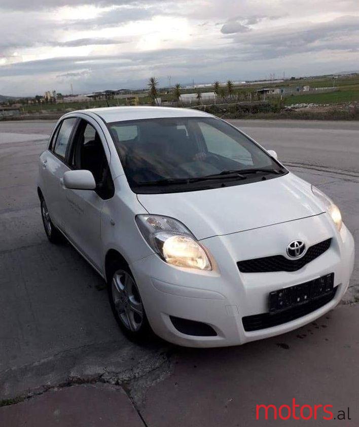 2009' Toyota Yaris photo #1