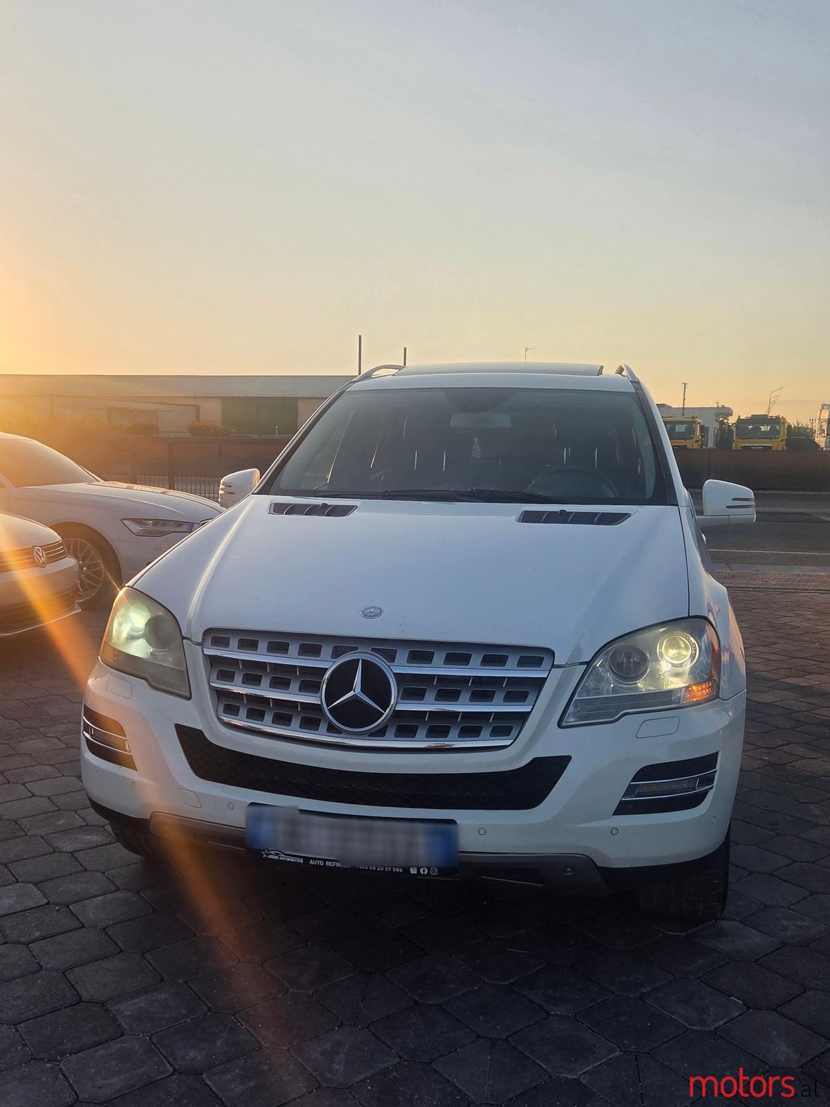 2011' Mercedes-Benz ML 350 photo #2