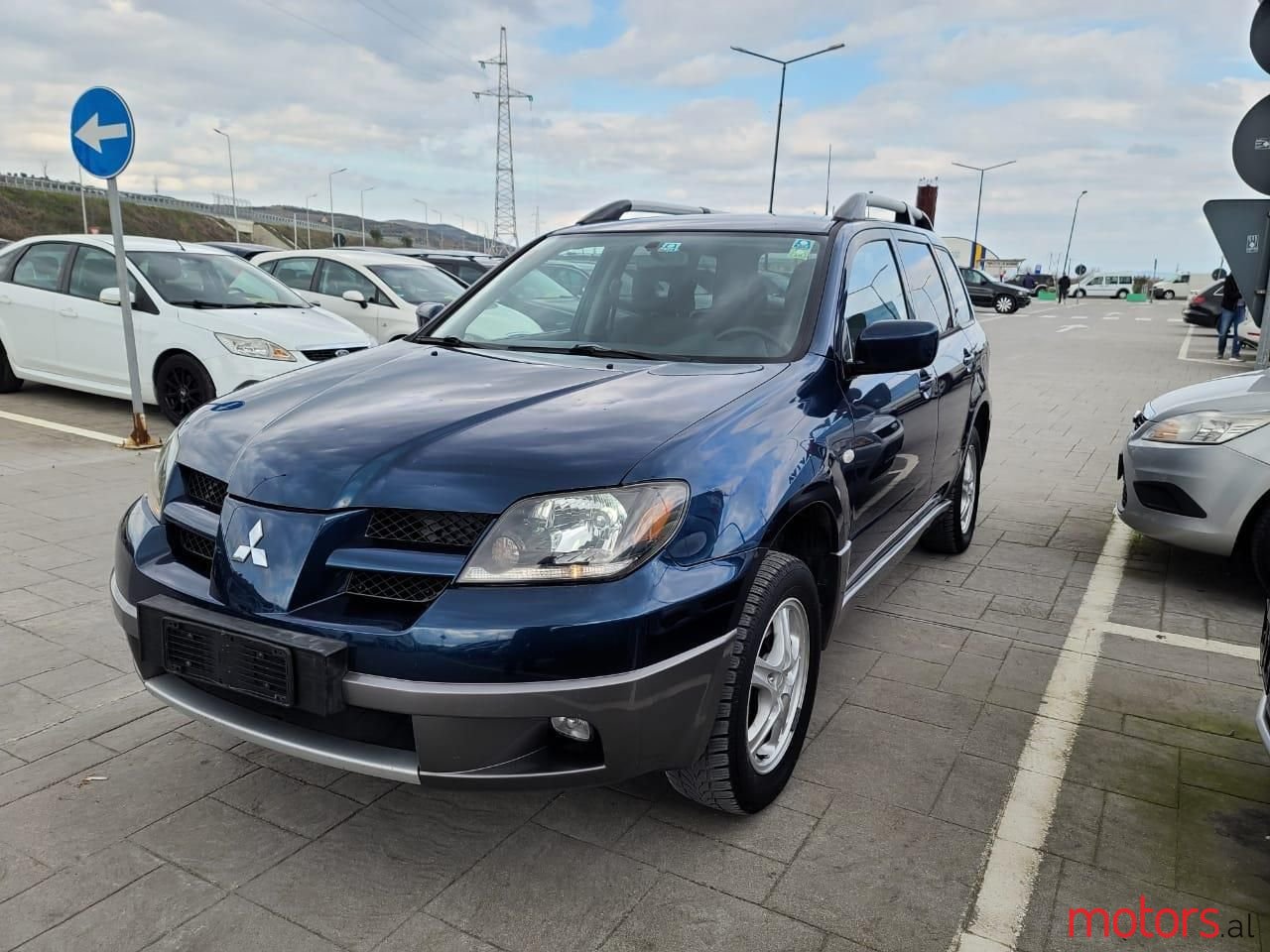 2005' Mitsubishi Outlander photo #1