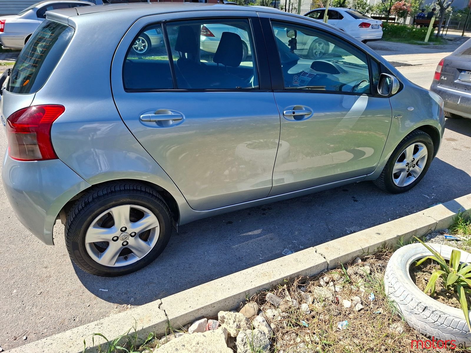 2008' Toyota Yaris photo #3