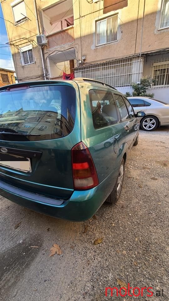 2000' Ford Focus photo #2