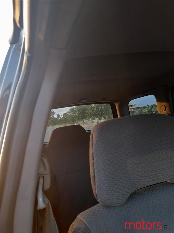 2001' Nissan X-Trail photo #6