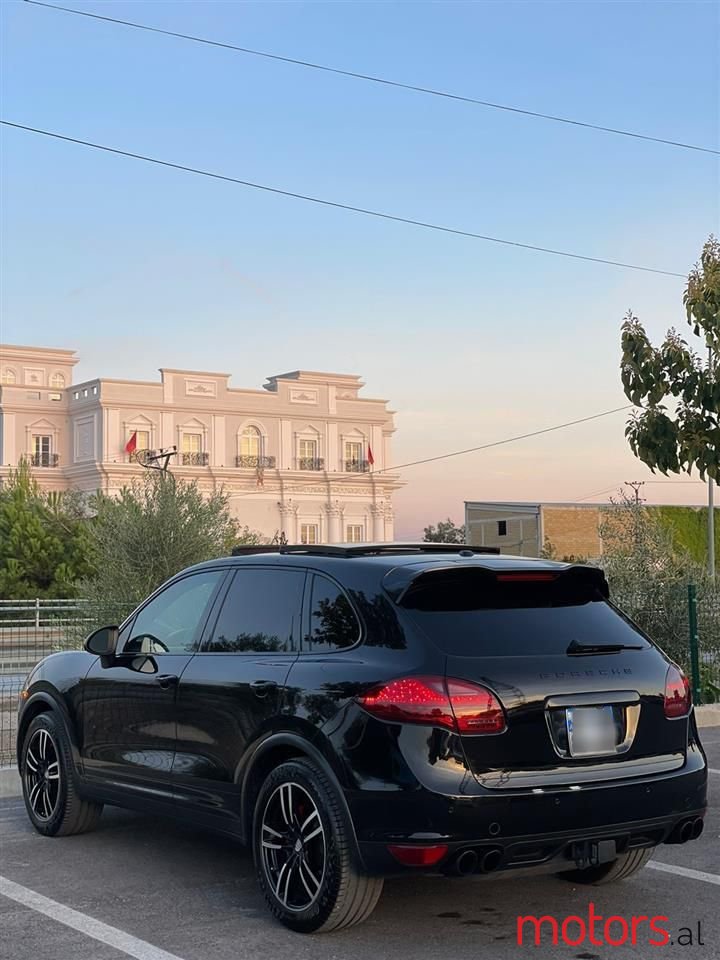 2012' Porsche Cayenne photo #5