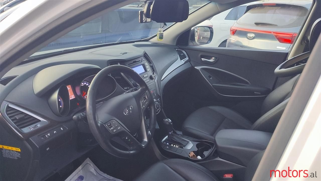 2013' Hyundai Santa Fe photo #5