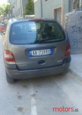 2001' Renault Megane photo #2