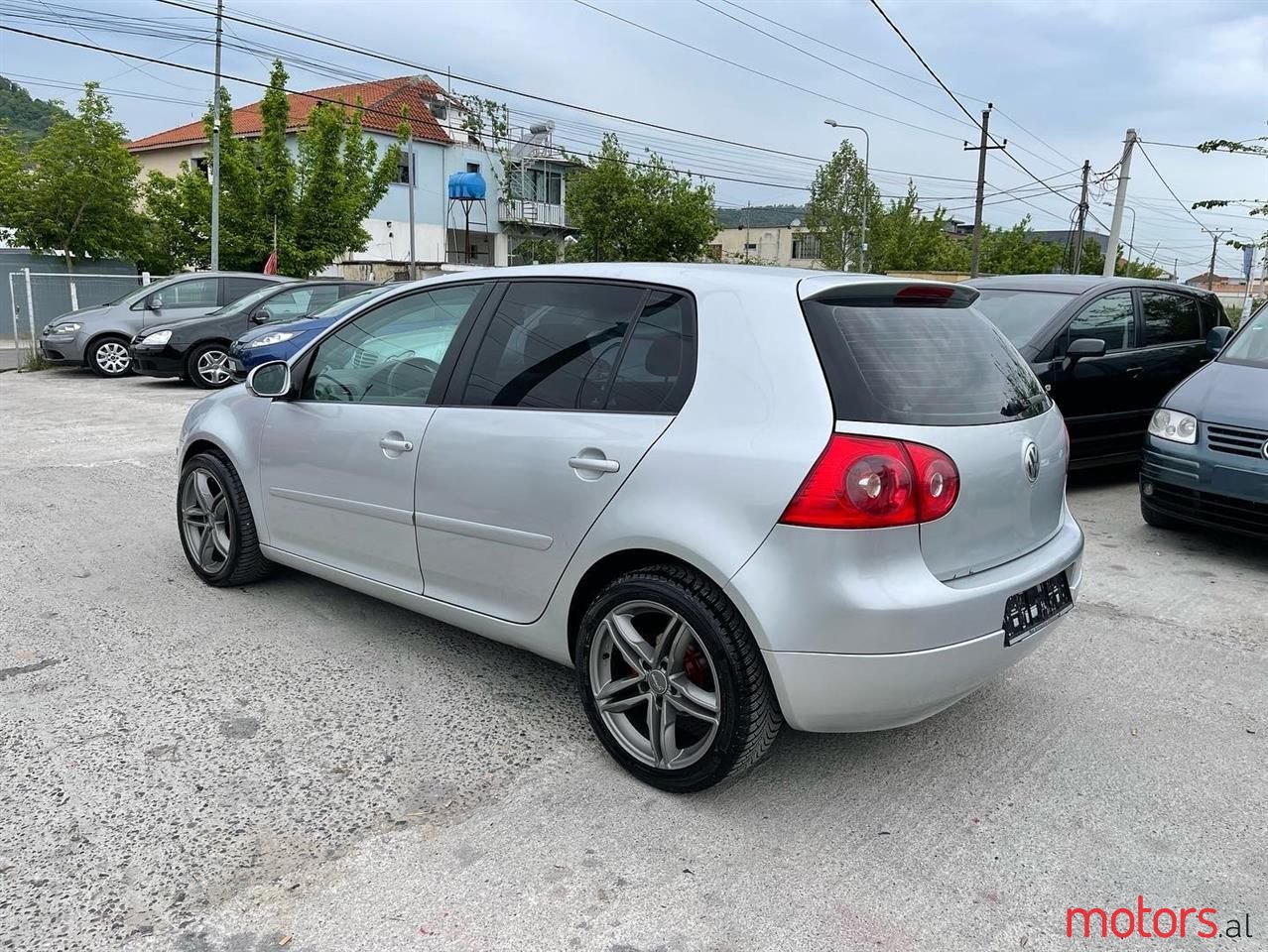 2005' Volkswagen Golf photo #2