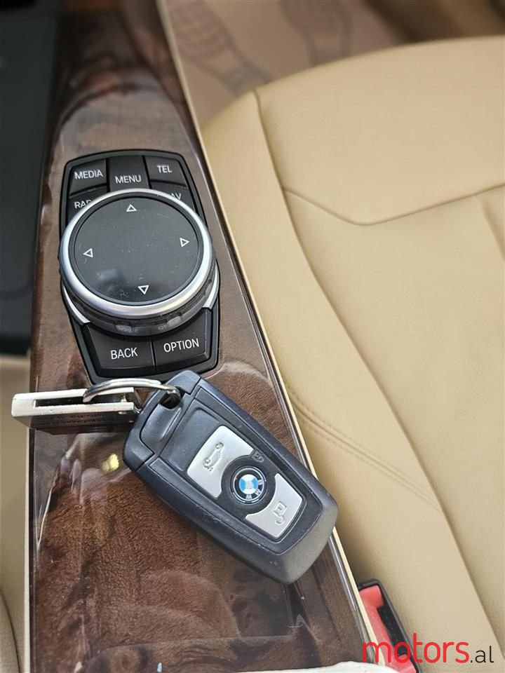 2014' BMW 328 photo #2