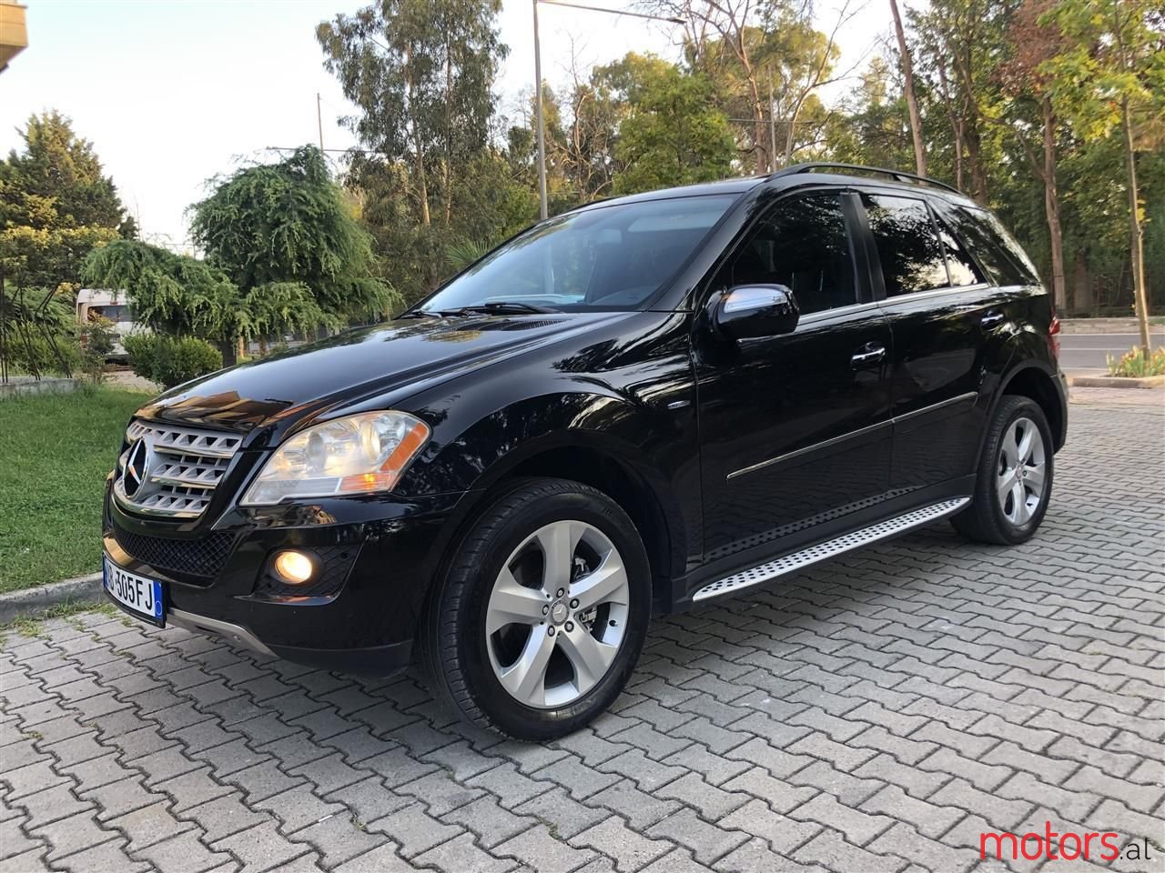 2010' Mercedes-Benz ML 350 photo #1