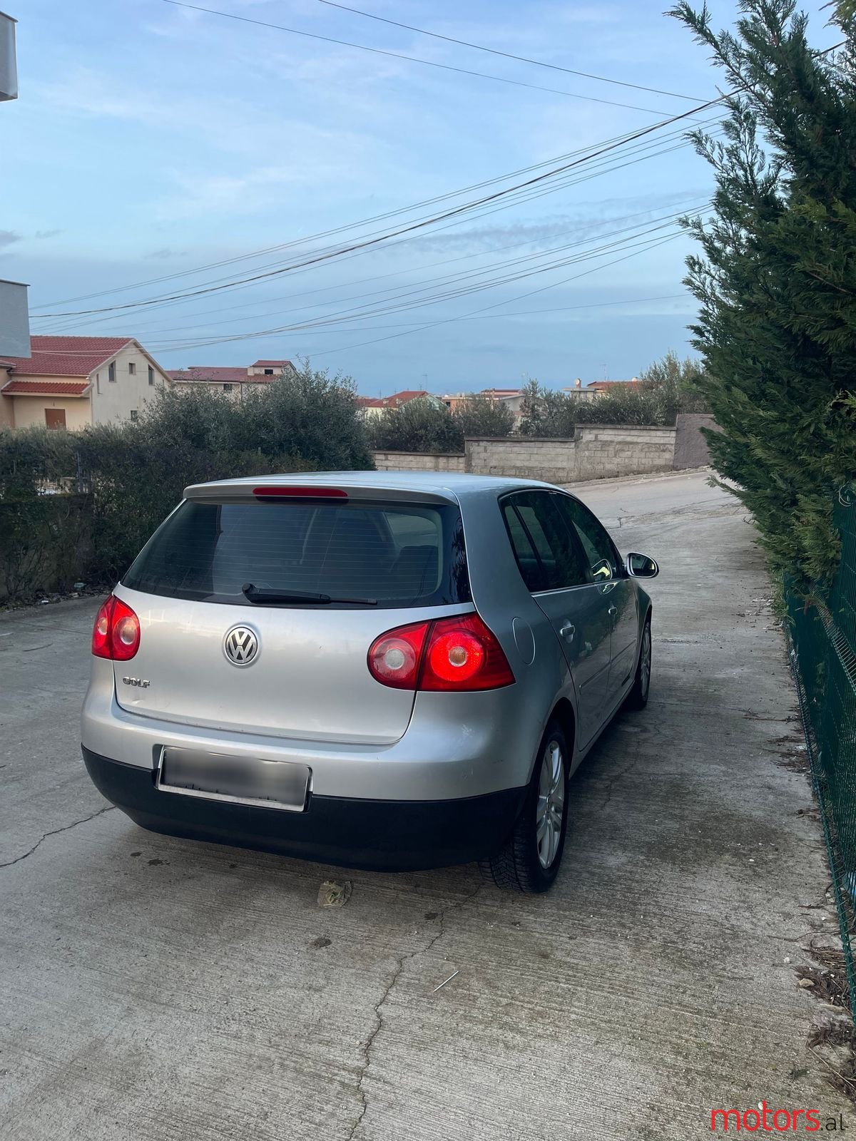 2005' Volkswagen Golf photo #2