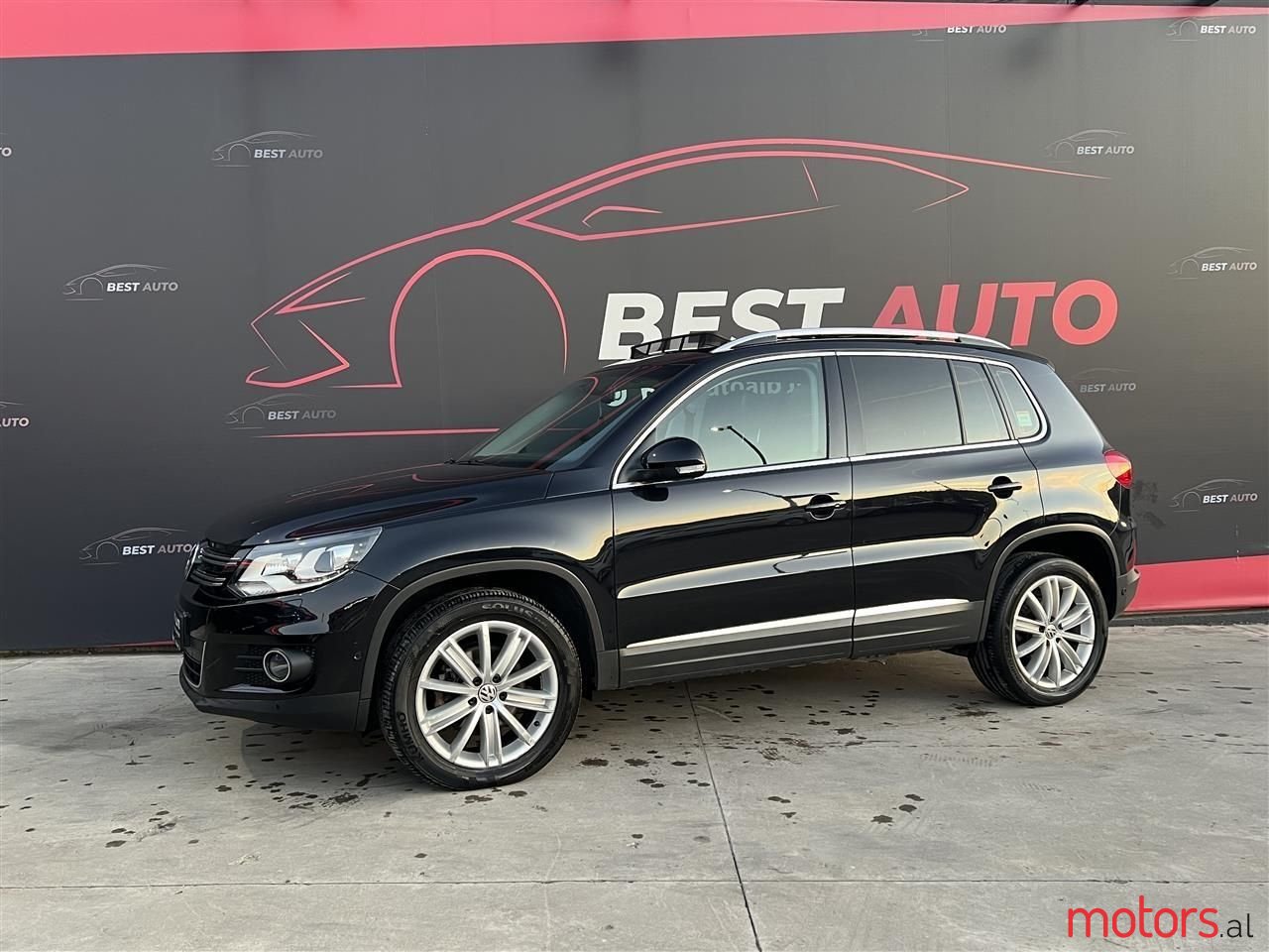 2013' Volkswagen Tiguan photo #1
