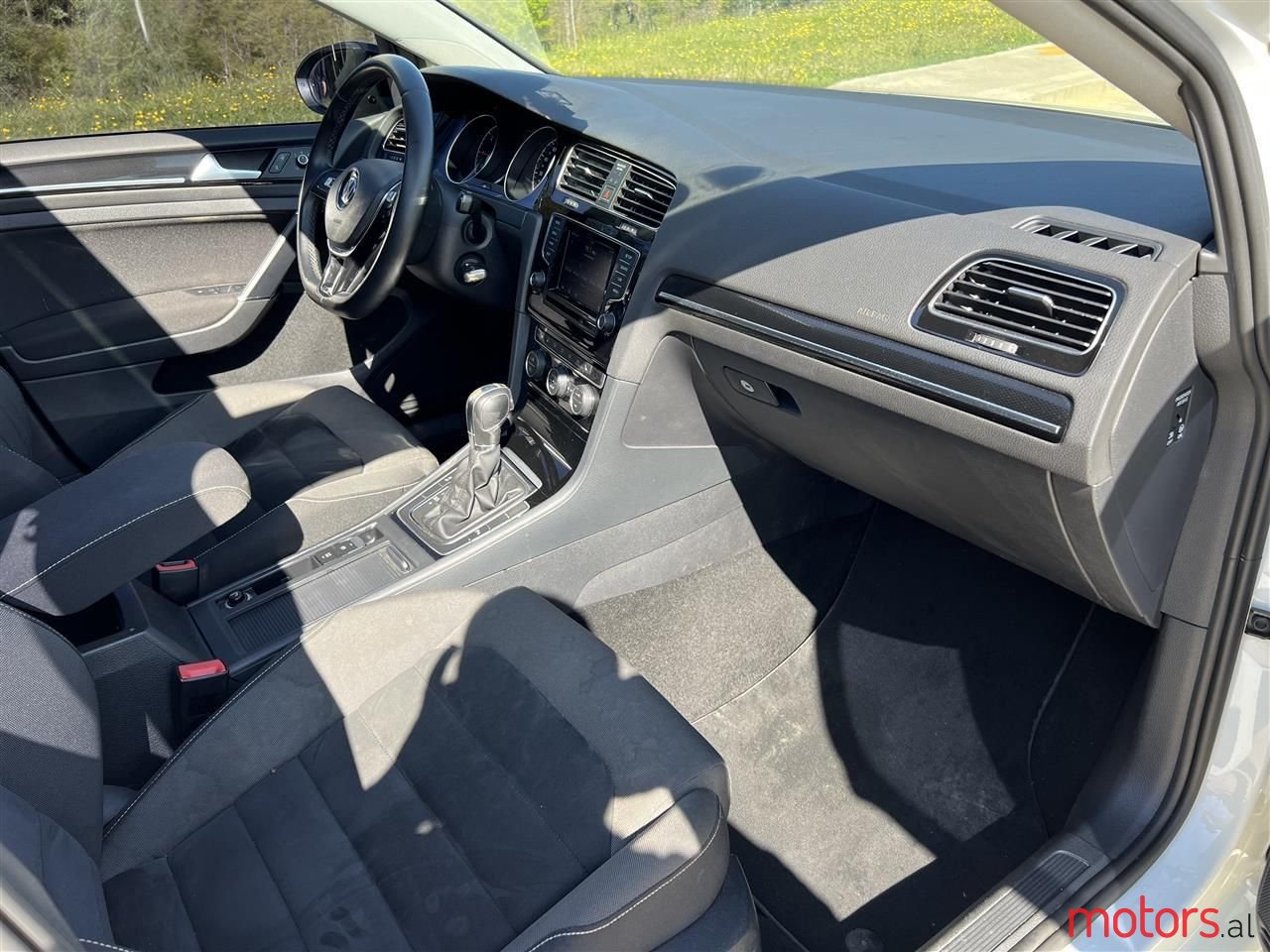 2014' Volkswagen Golf photo #3