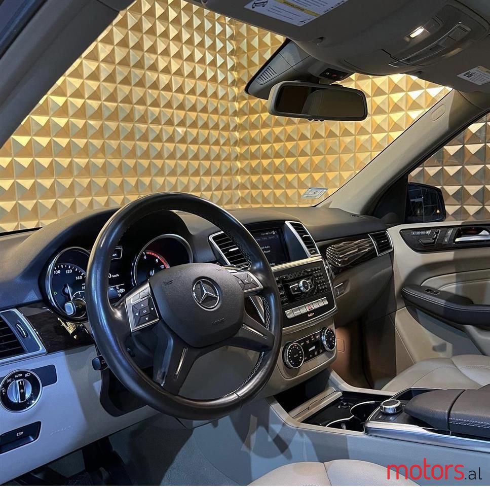 2012' Mercedes-Benz 350 photo #2