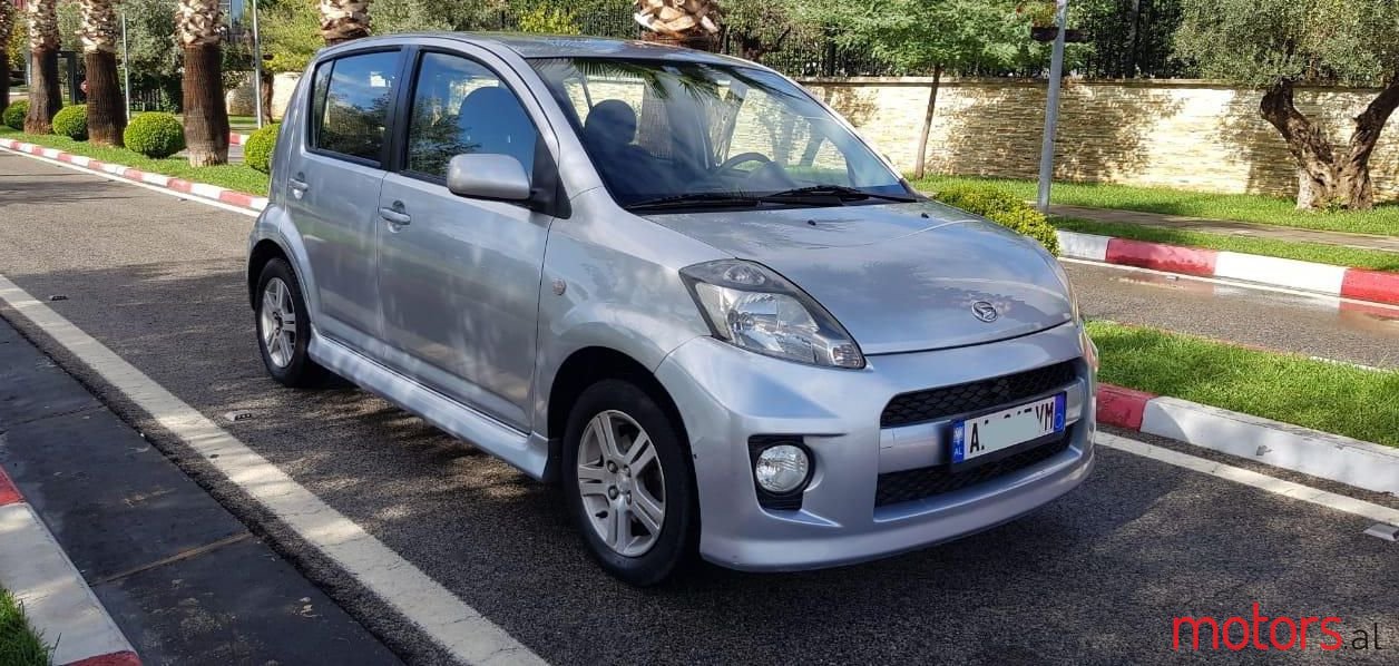 2005' Daihatsu Sirion photo #1