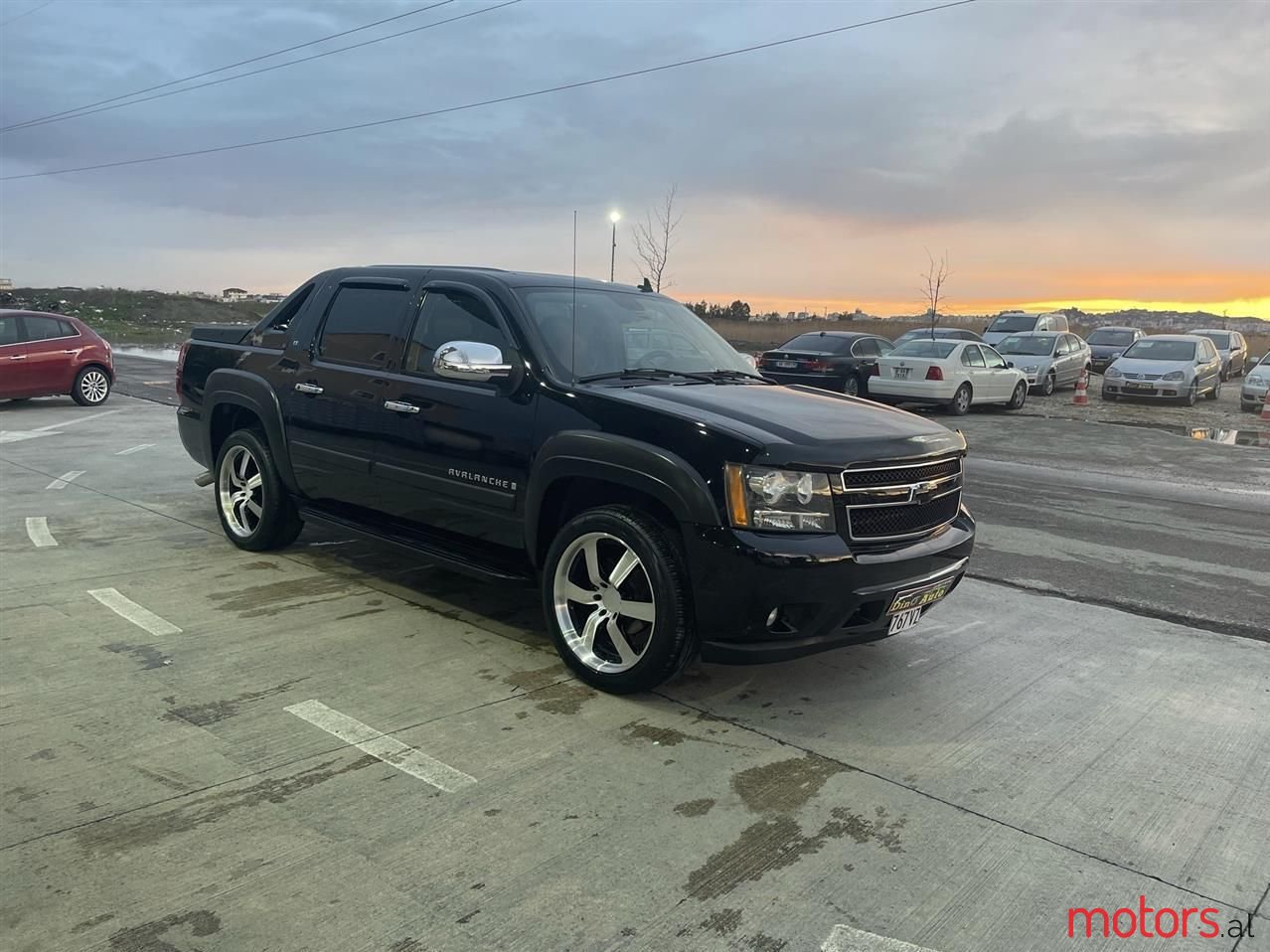 2007' Chevrolet Avalanche photo #2