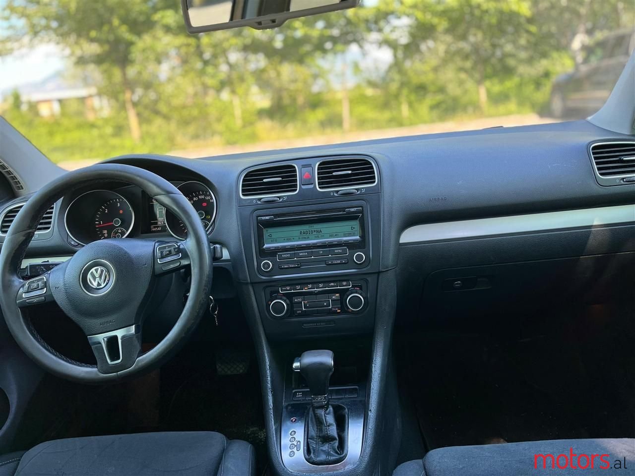 2010' Volkswagen Golf photo #6