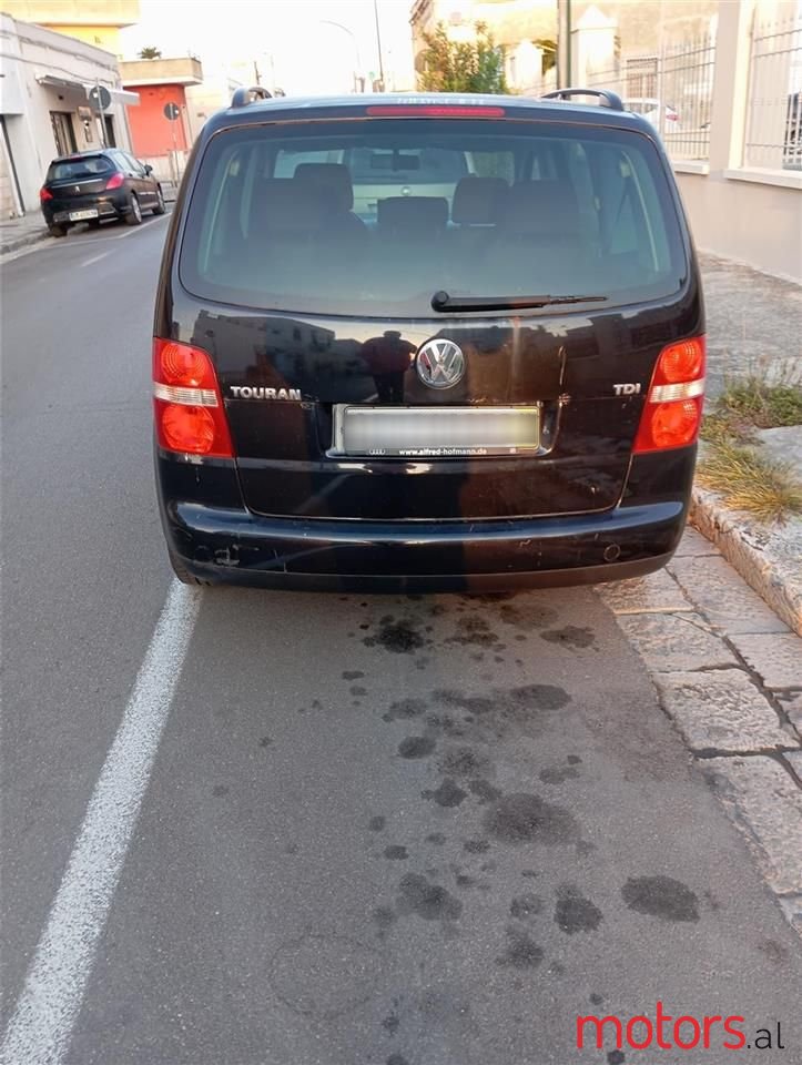 2006' Volkswagen Touran photo #6