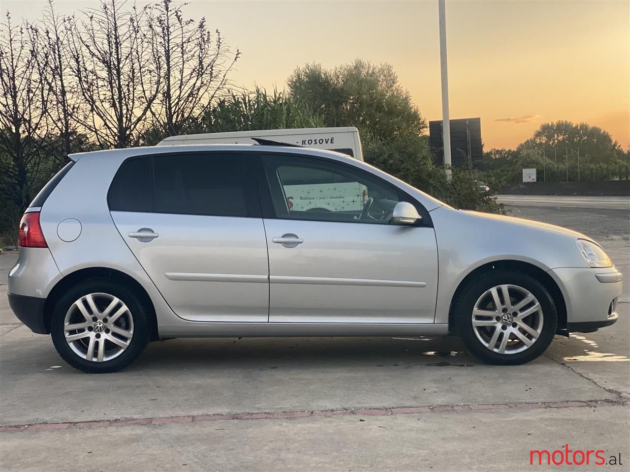 2007' Volkswagen Golf photo #3