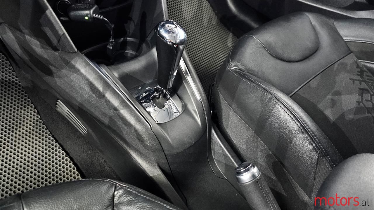 2013' Peugeot 208 photo #3