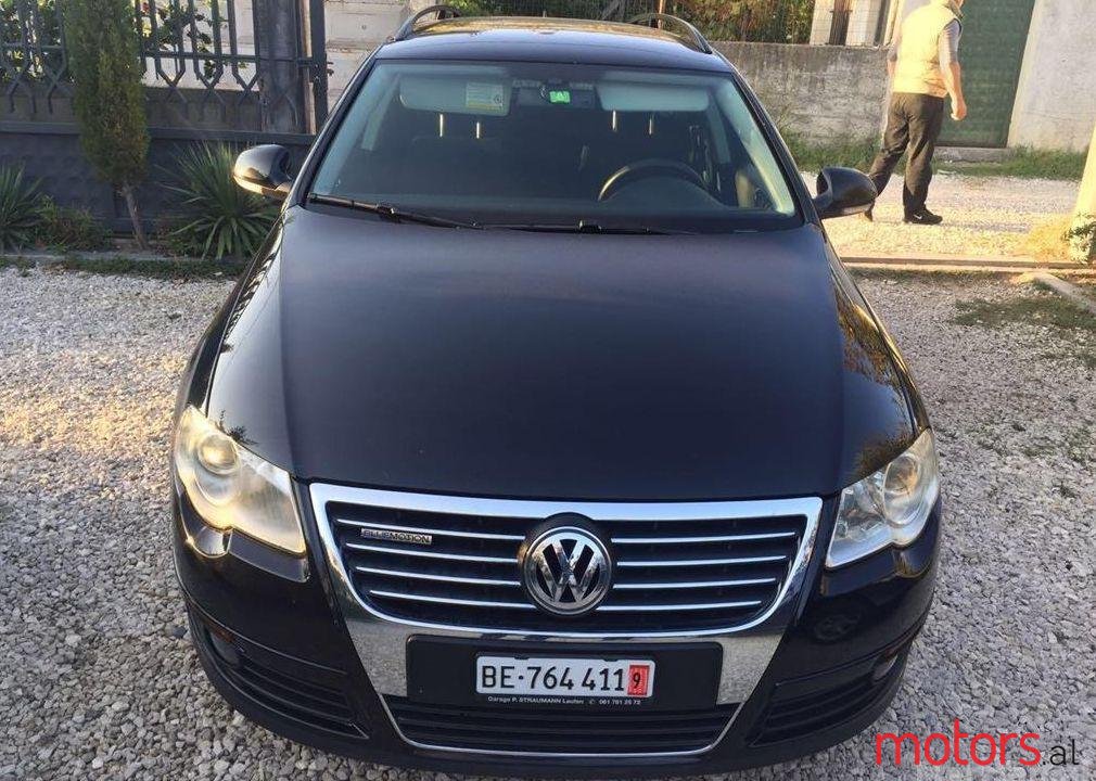 2008' Volkswagen Passat photo #1