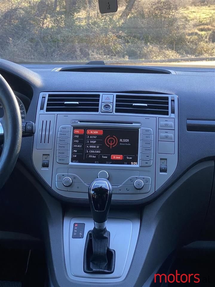 2011' Ford Kuga photo #5