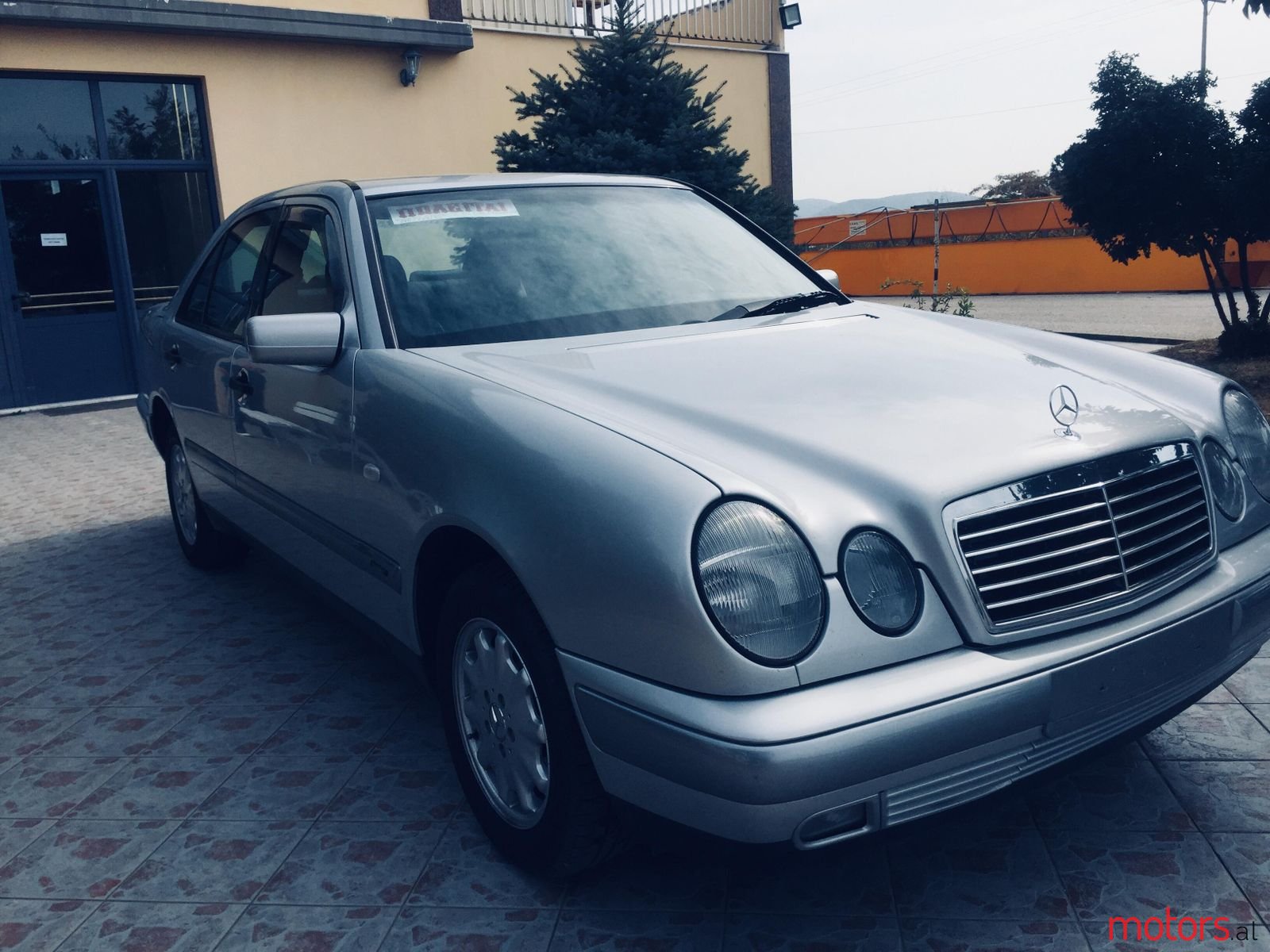 1996' Mercedes-Benz E-Class E250 photo #2