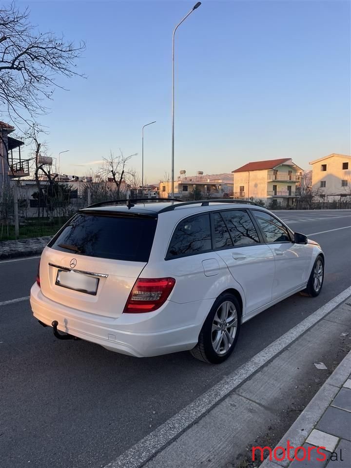 2013' Mercedes-Benz C 200 photo #3