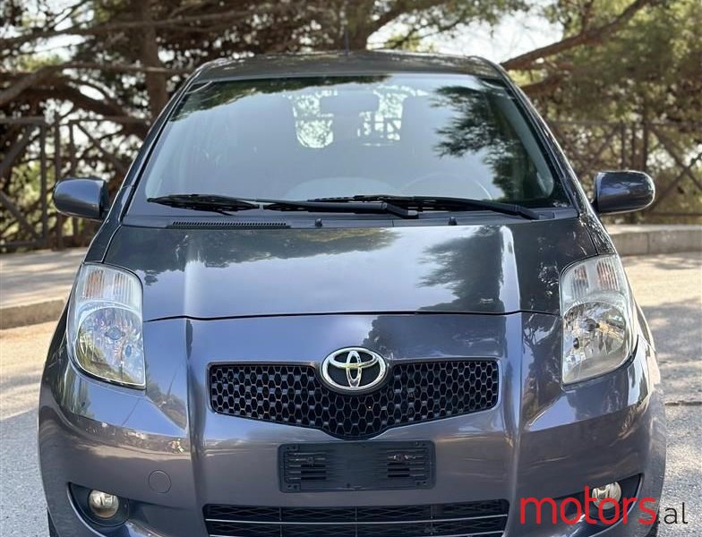 2009' Toyota Yaris photo #5