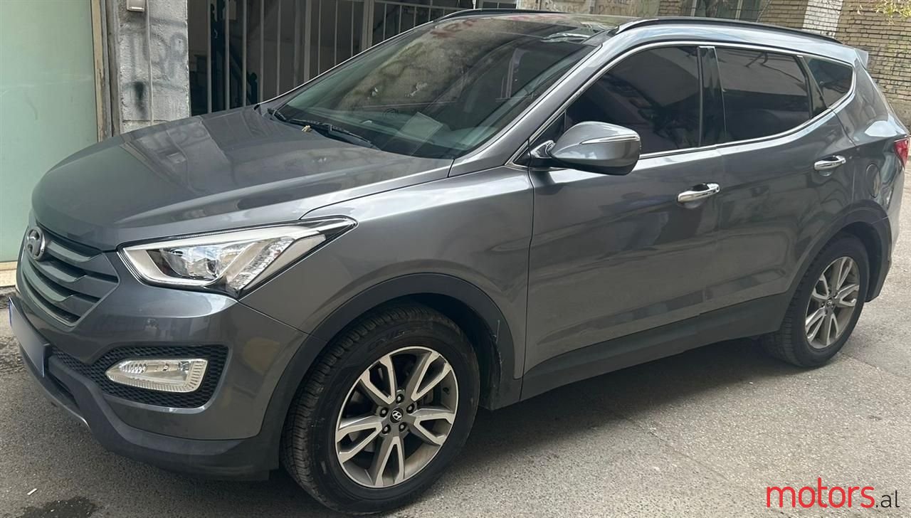 2014' Hyundai Santa Fe photo #2