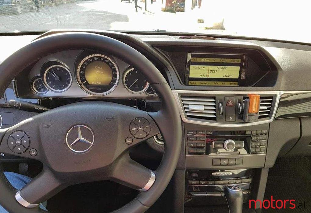2009' Mercedes-Benz E 250 photo #2