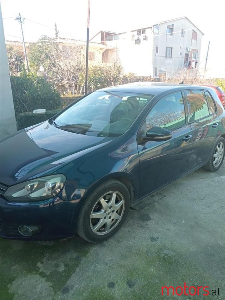 2009' Volkswagen Golf photo #2