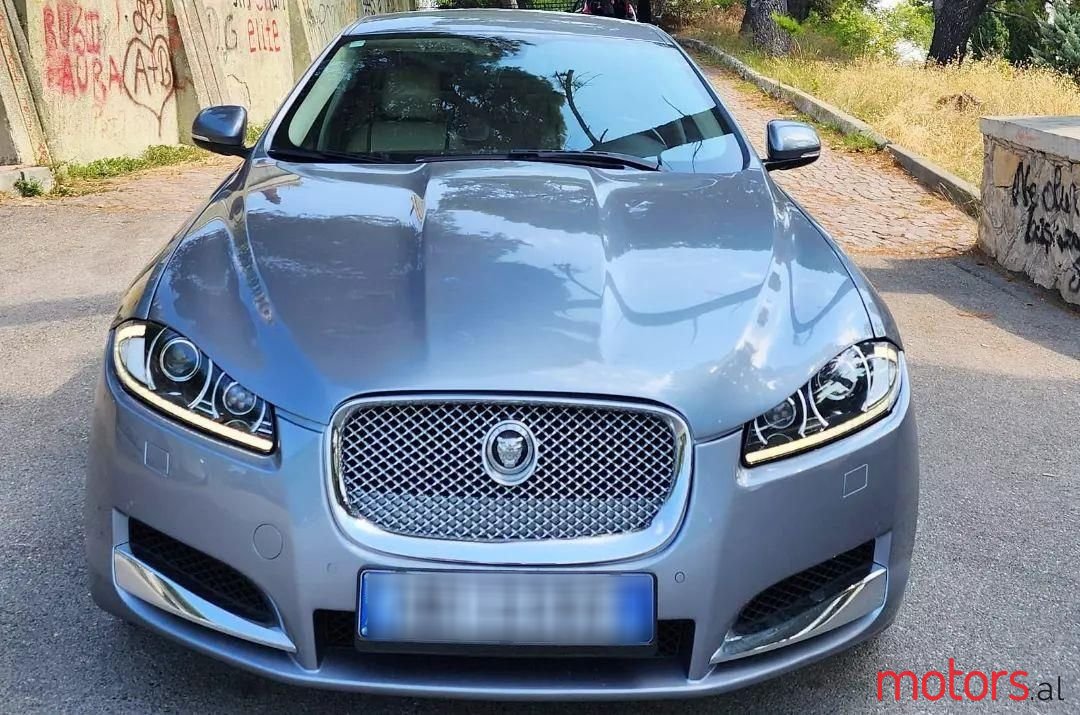 2012' Jaguar XF photo #1