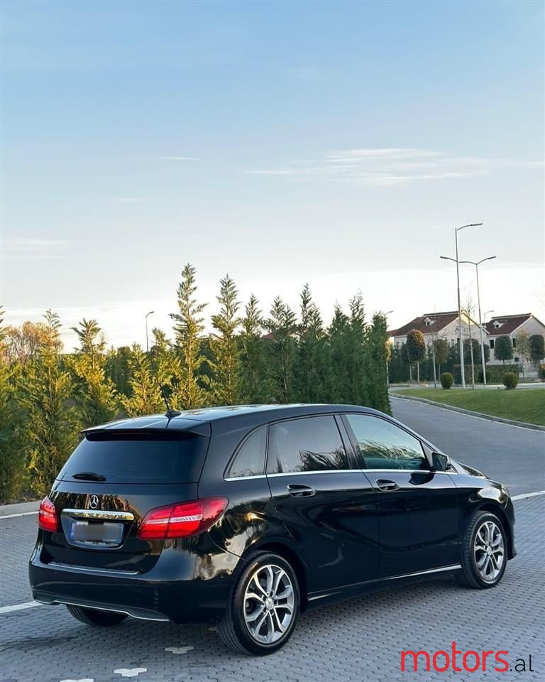 2014' Mercedes-Benz B 180 photo #2