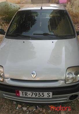2000' Renault Clio photo #1