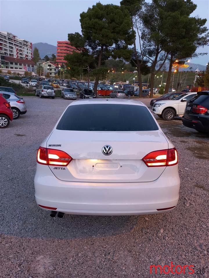 2011' Volkswagen Jetta photo #5