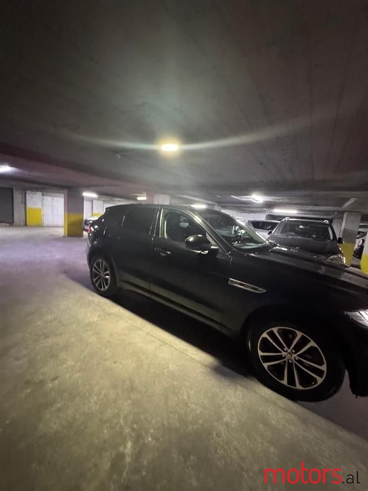 2017' Jaguar F-Pace photo #3