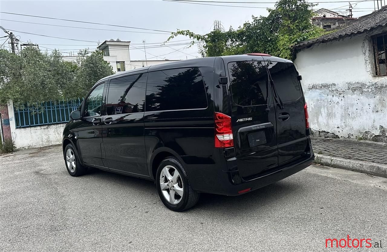 2018' Mercedes-Benz V 200 photo #3