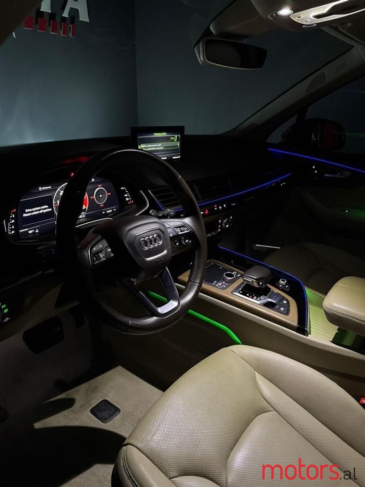 2016' Audi Q7 photo #5