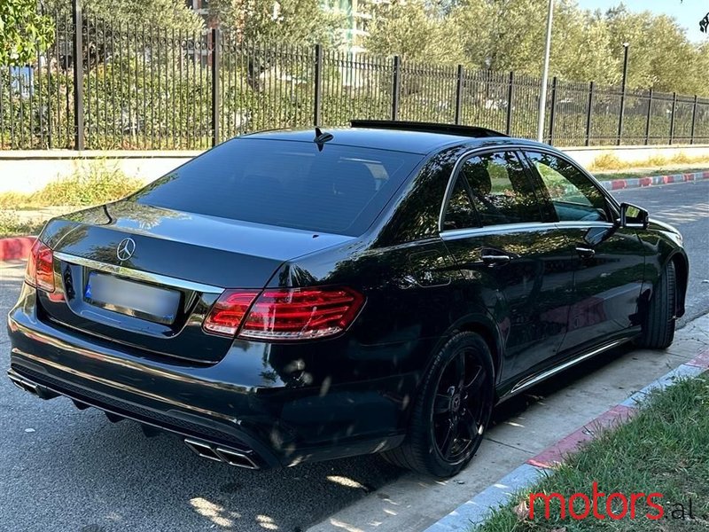 2011' Mercedes-Benz E 350 photo #2