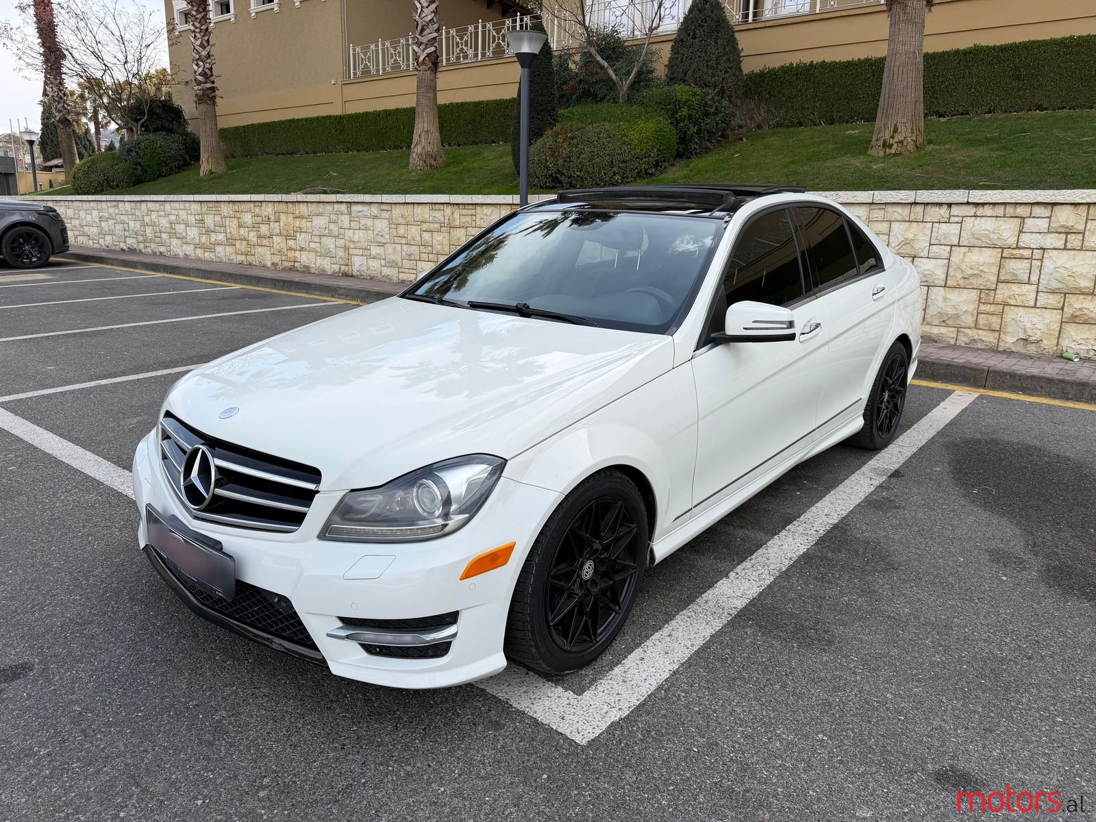 2012' Mercedes-Benz C 300 photo #1
