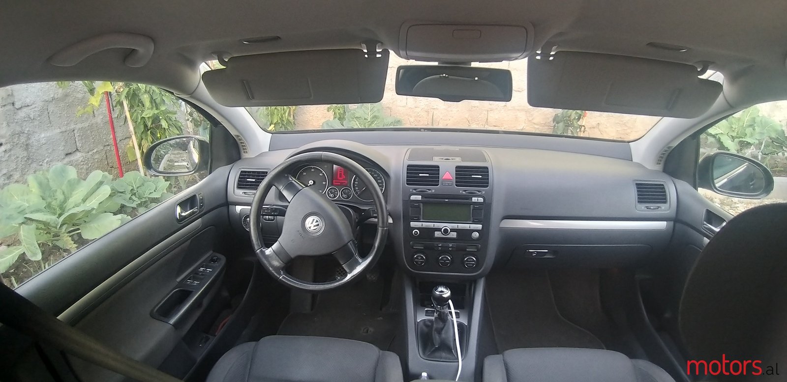 2005' Volkswagen e-Golf photo #1