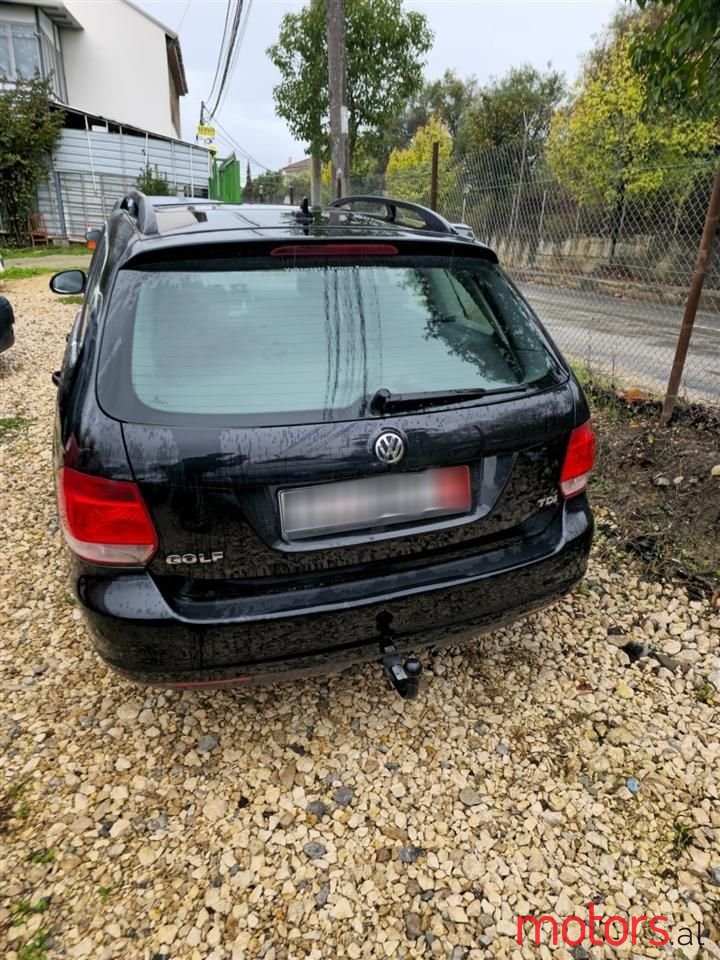 2008' Volkswagen Golf photo #3