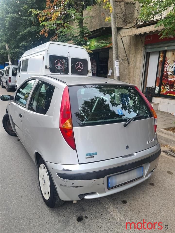 2004' Fiat Punto photo #1