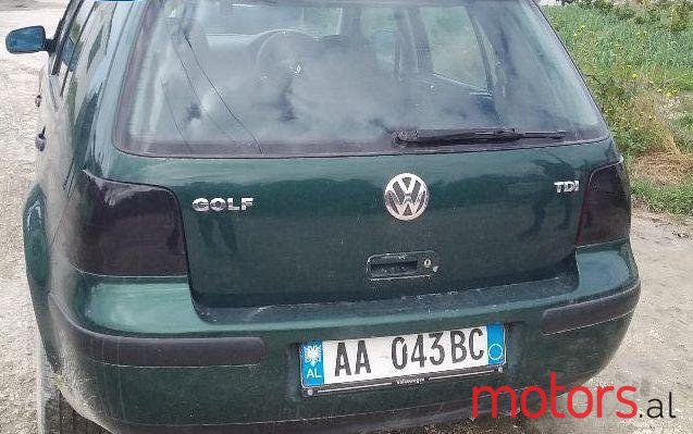 2001' Volkswagen Golf photo #2