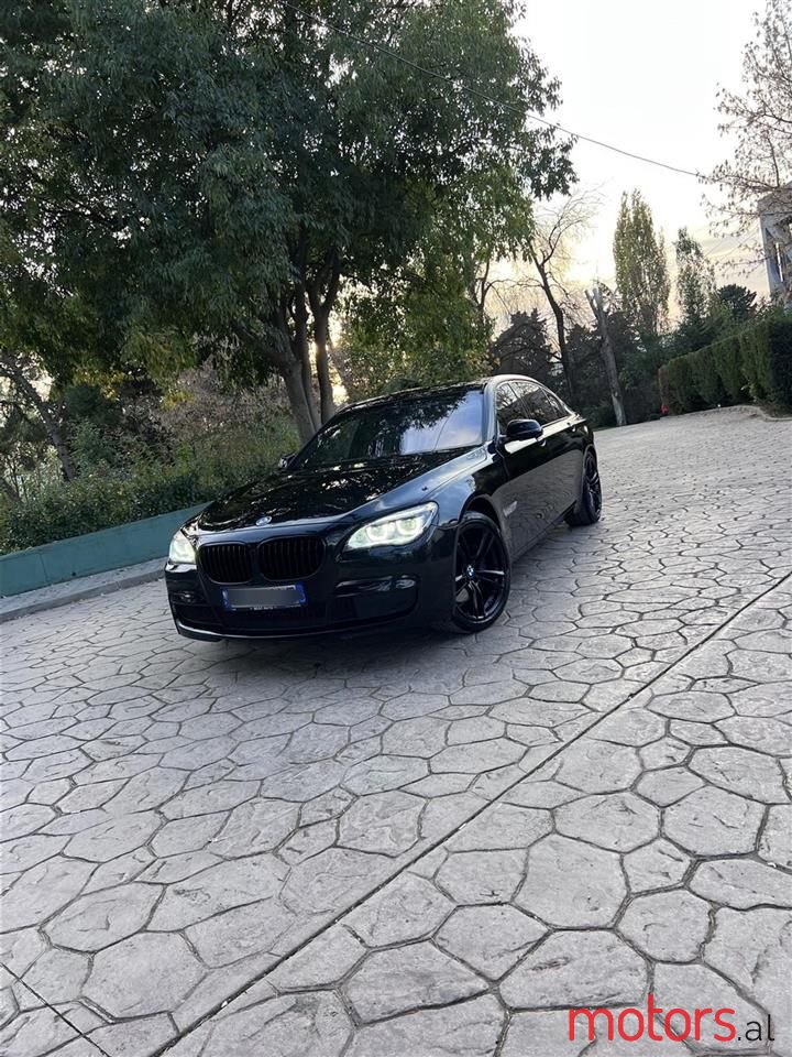 2015' BMW 740 photo #1