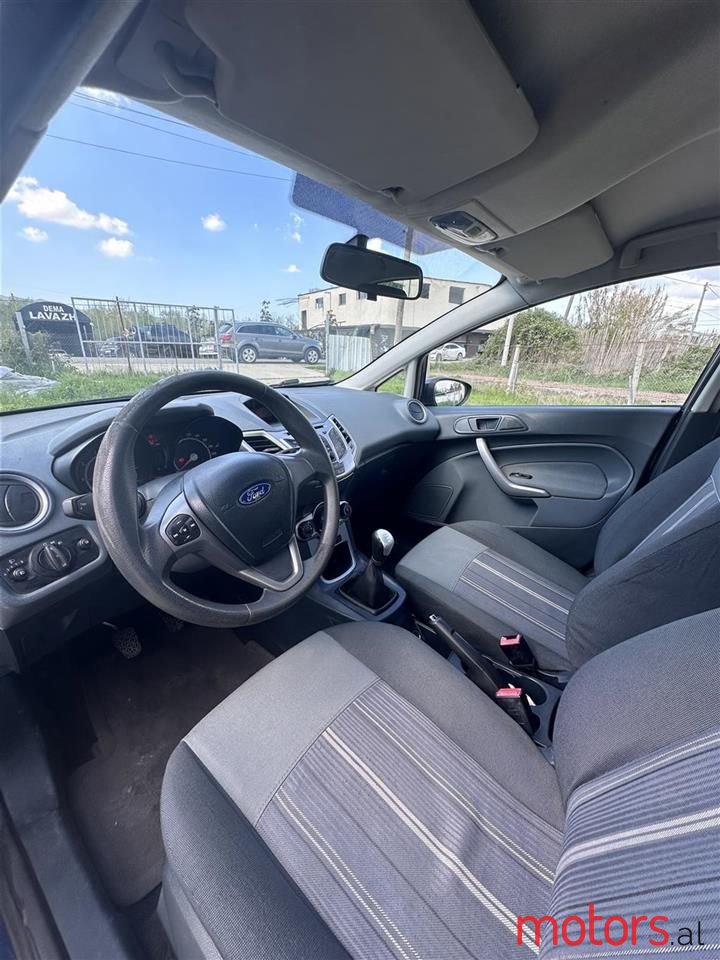 2010' Ford Fiesta photo #4