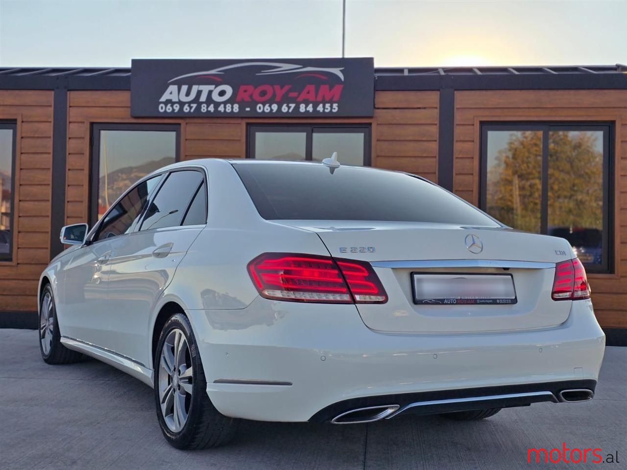 2014' Mercedes-Benz E 220 photo #3