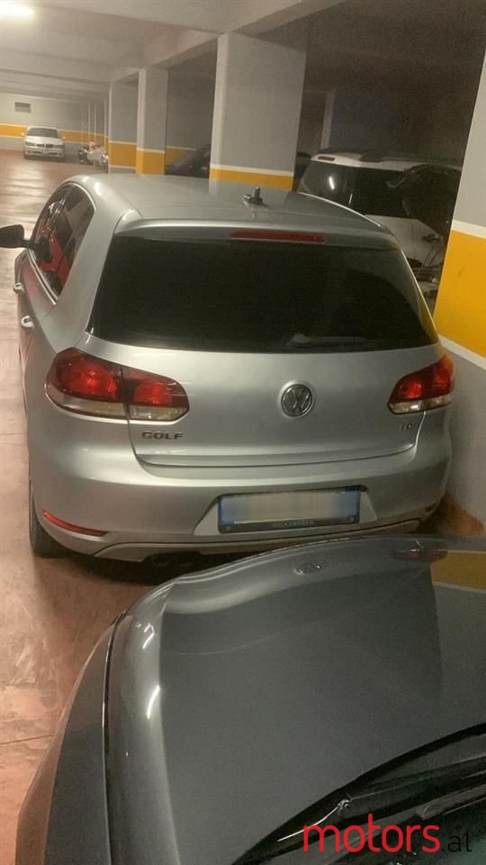 2009' Volkswagen Golf photo #5